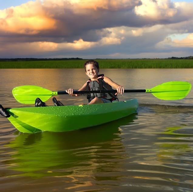6' Youth Kayak with Paddle. Designed for Stability and Safety, It's The Perfect Choice for Young Paddlers Ready to Conquer The Water