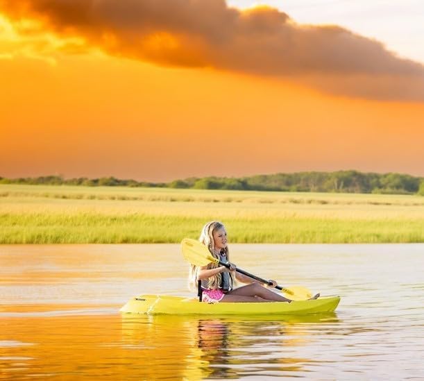6' Youth Kayak with Paddle. Designed for Stability and Safety, It's The Perfect Choice for Young Paddlers Ready to Conquer The Water
