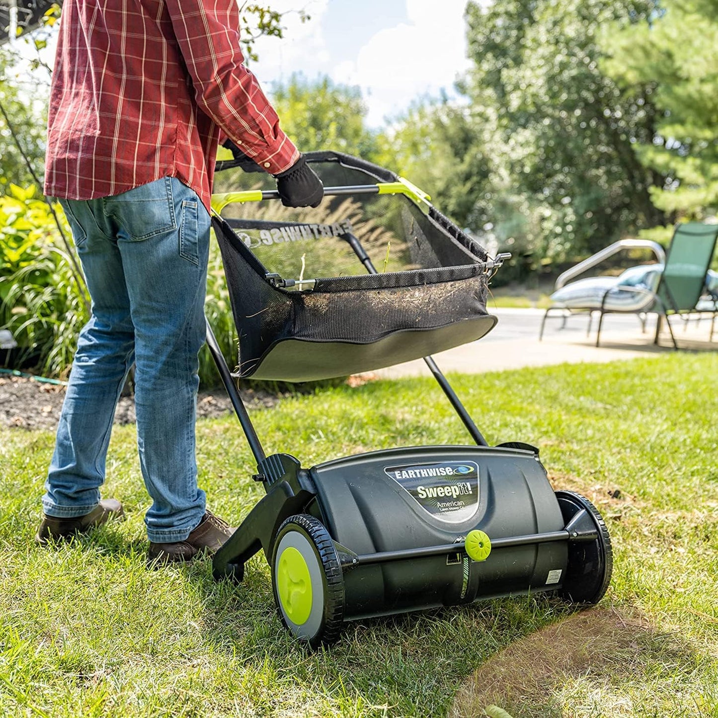 21-Inch Width Leaf & Grass Push Lawn Sweeper, Black